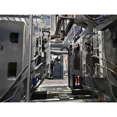 Μηχανή χύτευσης με εμφύσηση εξώθησης με απόδοση 130 kg ανά ώρα για δοχεία 10L 20L 25L 30L, στοιβάζονται φιάλες, φιάλες λαδιού λιπαντικού φοινικέλαιου